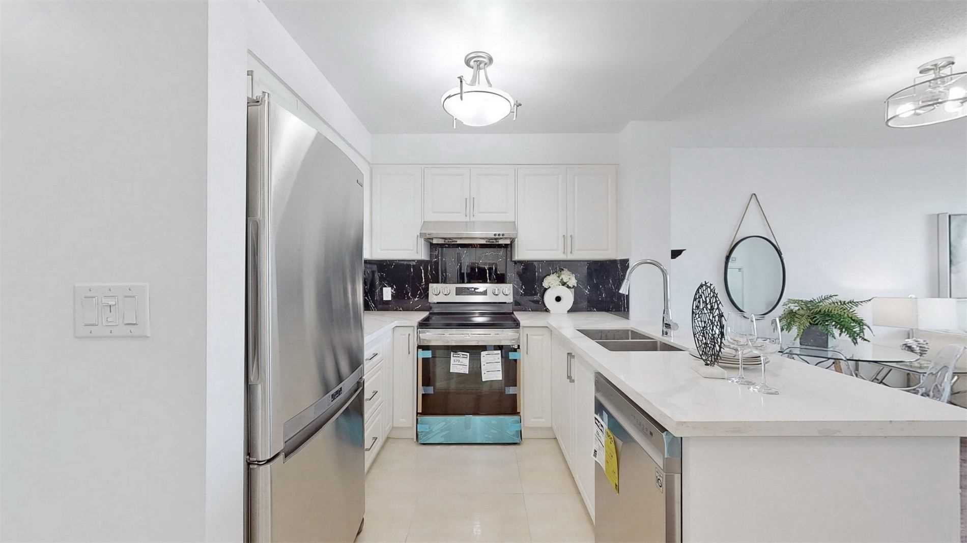 1 Lee  Centre Drive, #503