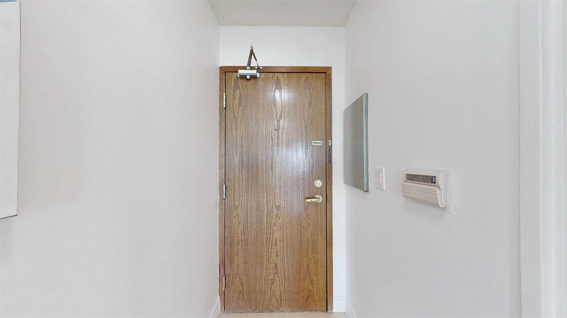 1 Lee  Centre Drive, #503