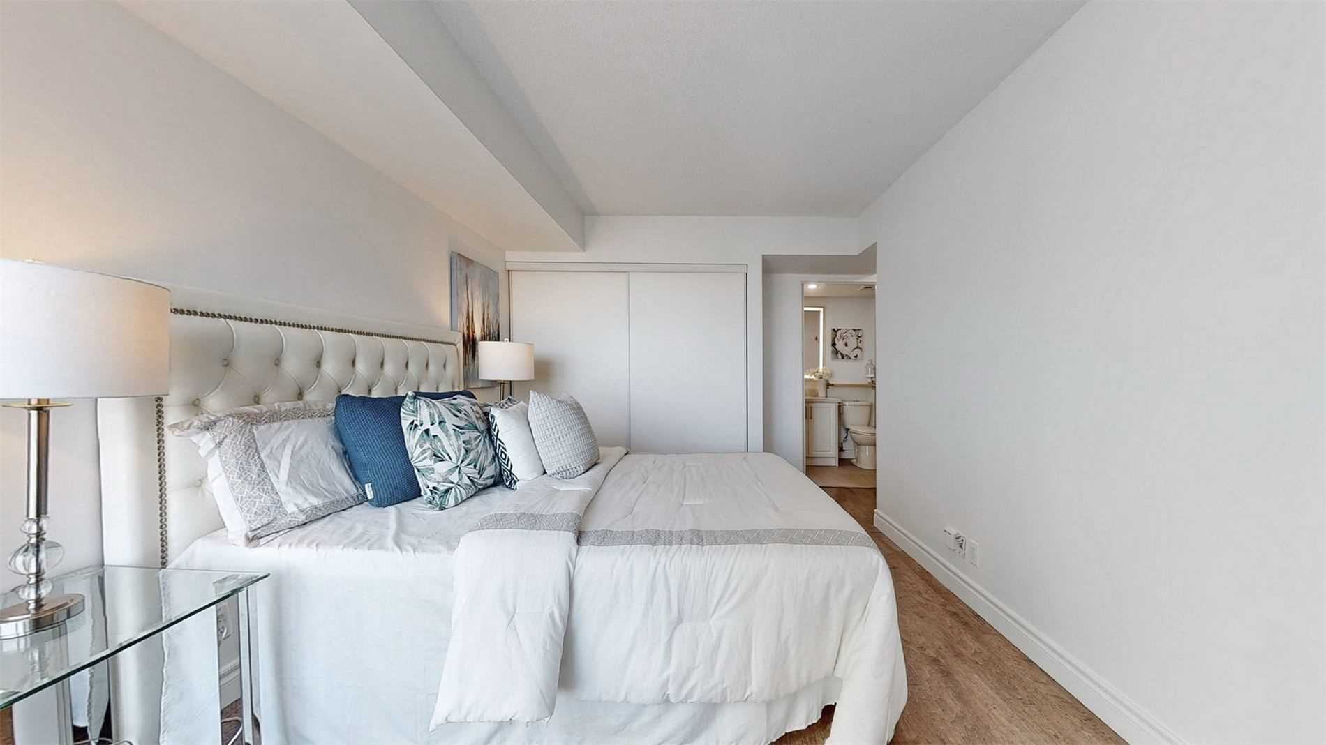 1 Lee  Centre Drive, #503