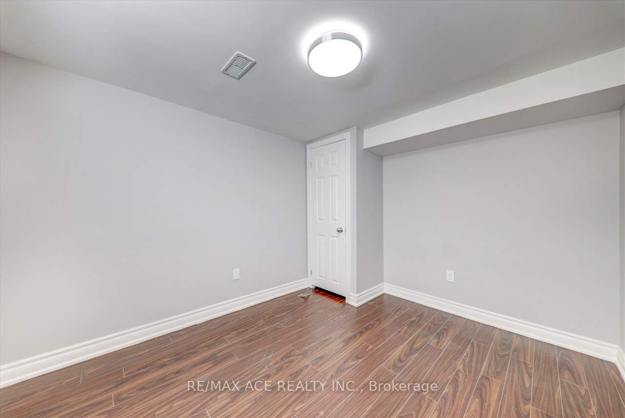 31 Benlight Crescent