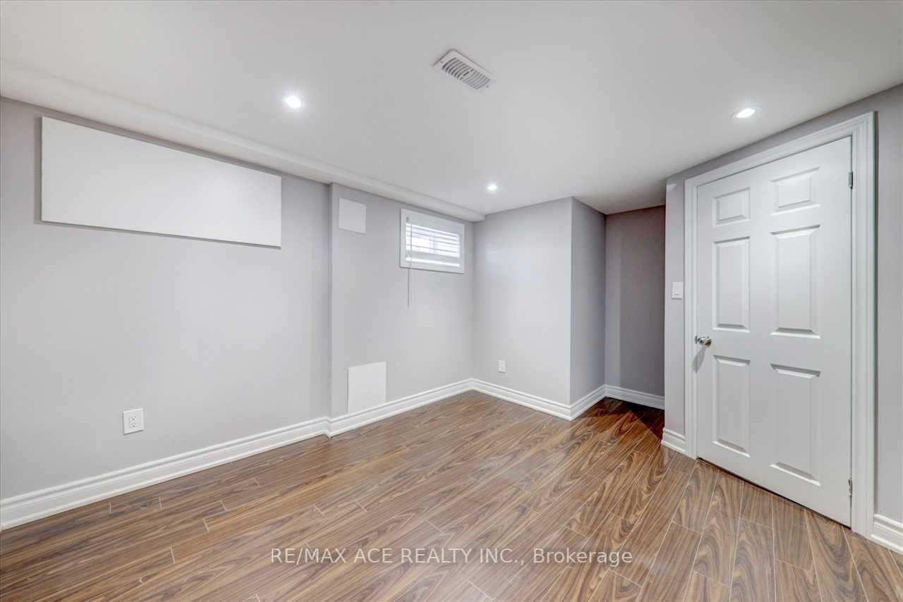 31 Benlight Crescent
