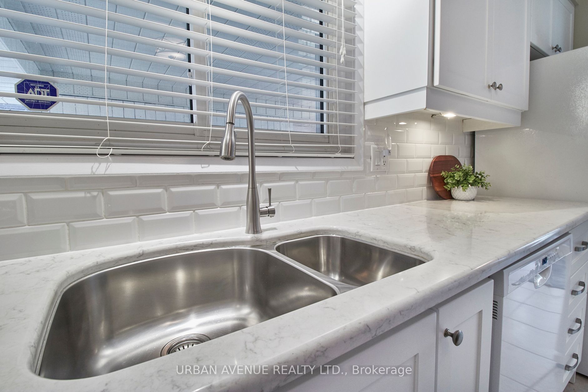 Listing E5981704 - Large Photo # 10