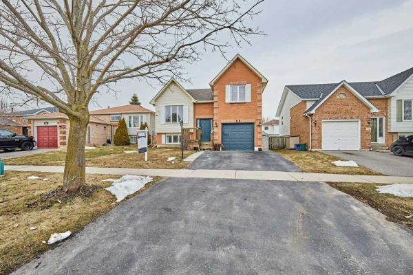 68 Freeland Ave, Clarington