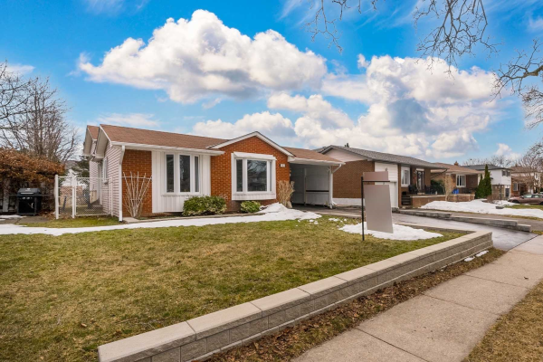 985 Basswood Ave, Oshawa