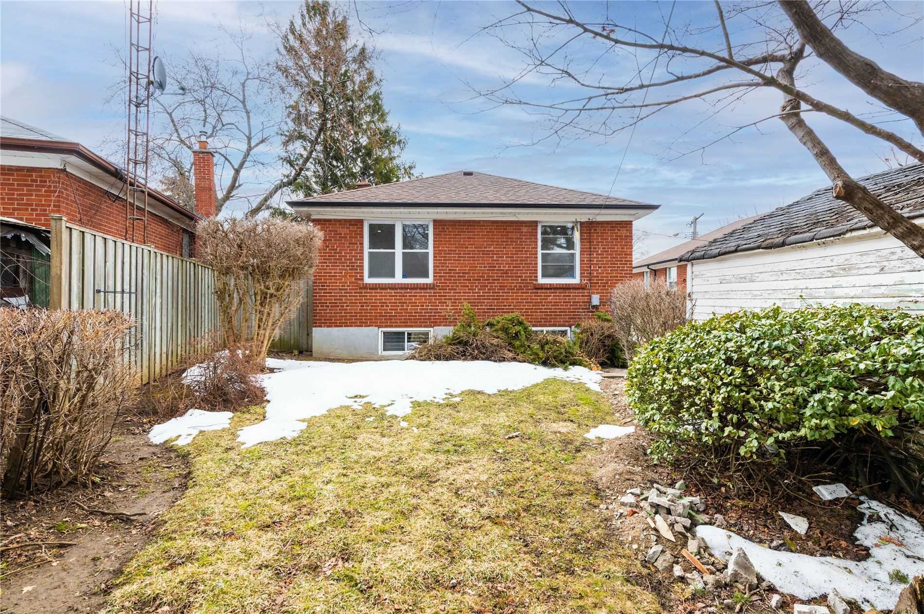 6 Larkhall Avenue