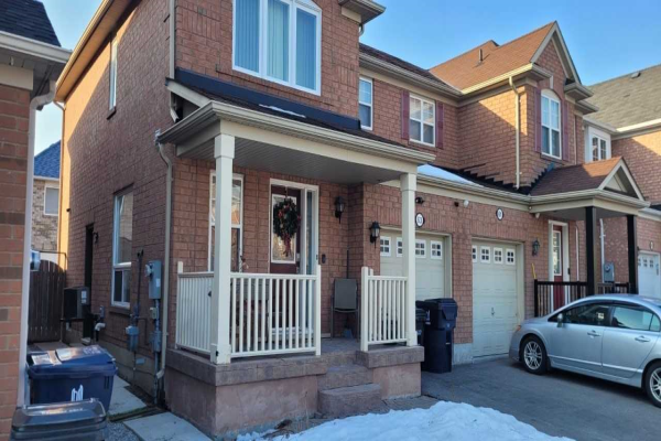 63 Trumpeter St, Toronto