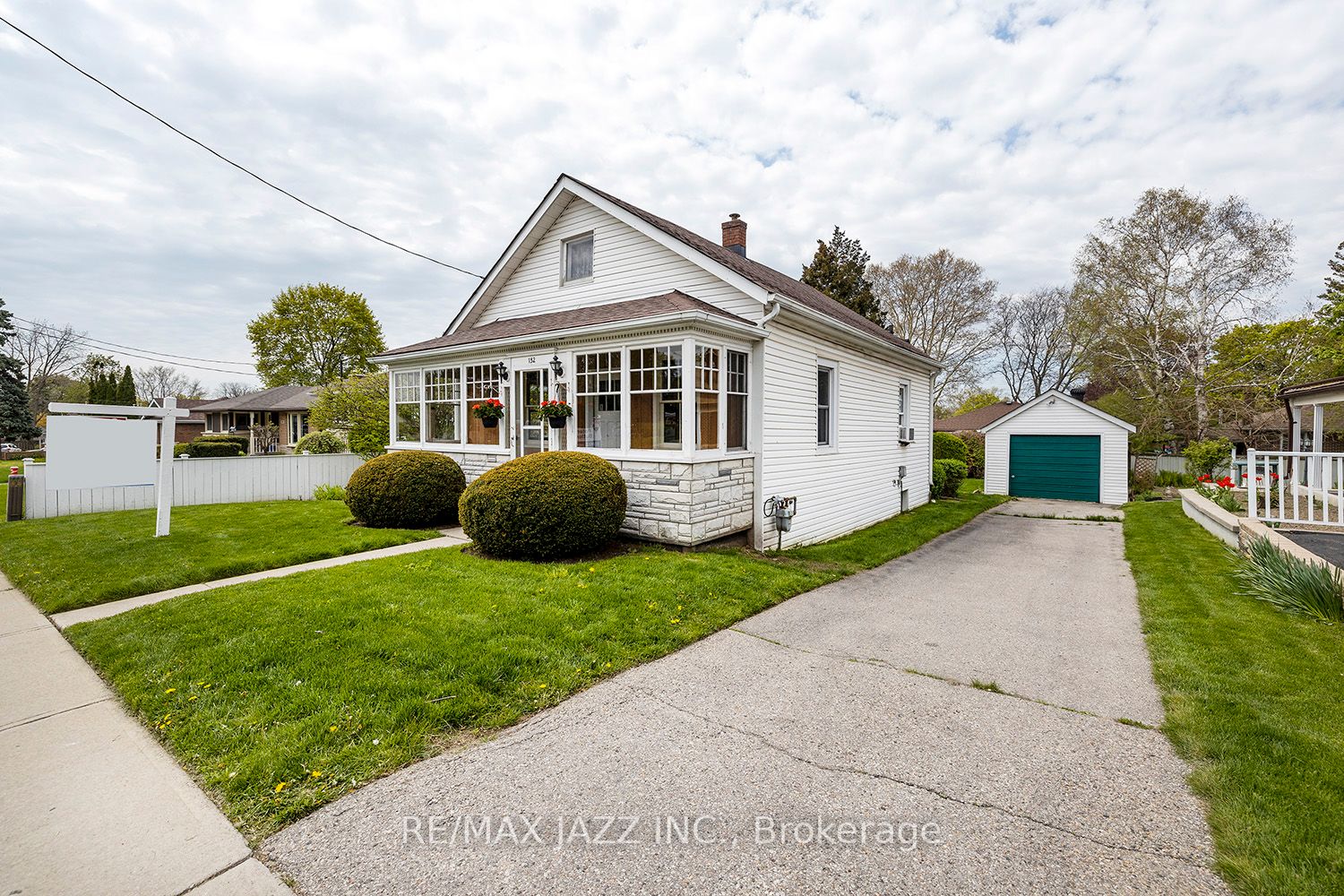 152 Harmony Rd N