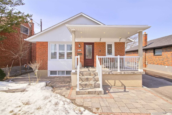 1538 Pharmacy Ave, Toronto