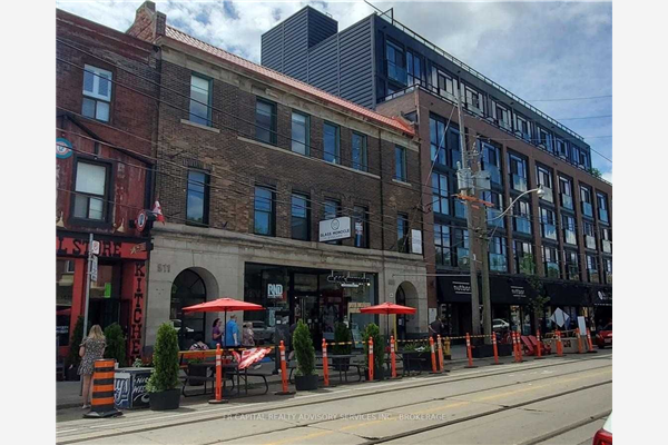 909 Queen St E, Toronto