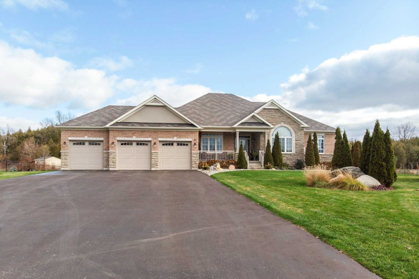 31 Charles Tilley Cres, Clarington