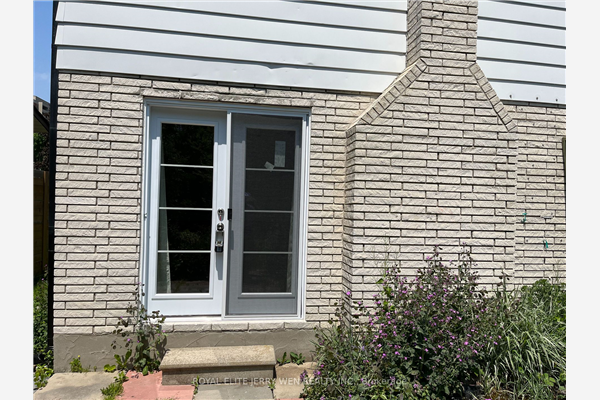 25 Emperor Lower St, Ajax