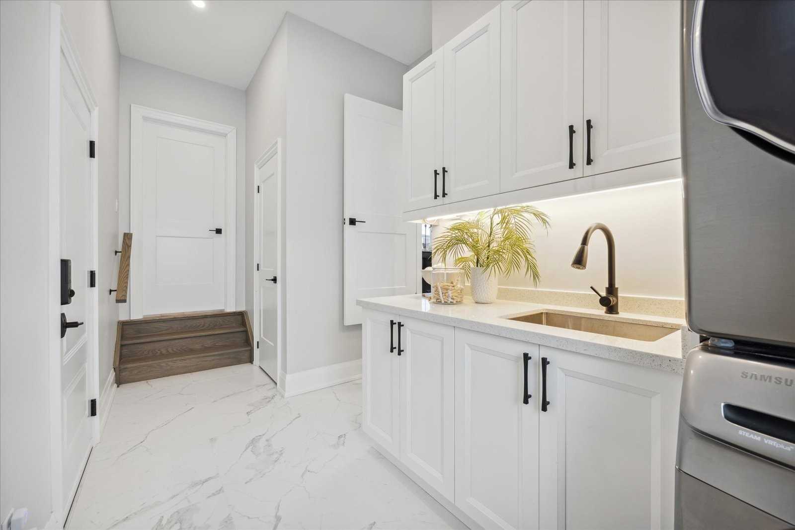 46 Charles Tilley Cres