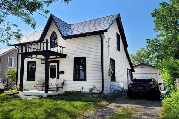 76 Royal St, Oshawa