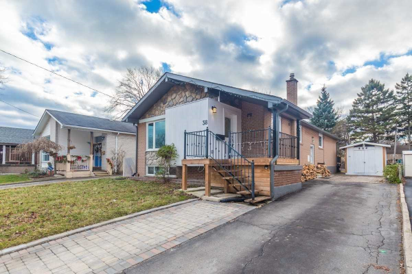 38 Rowallan Dr, Toronto