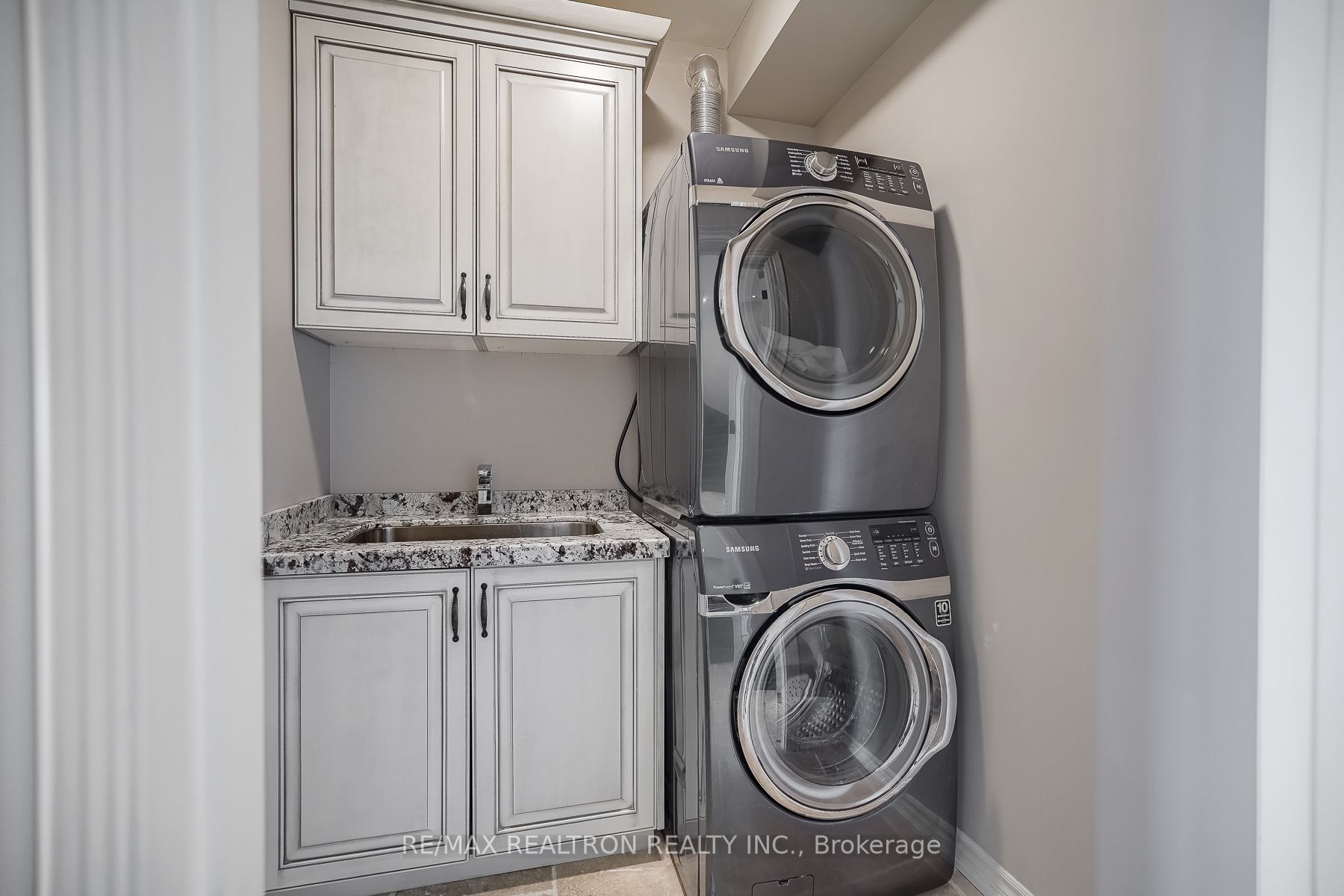 Listing E5986648 - Large Photo # 29