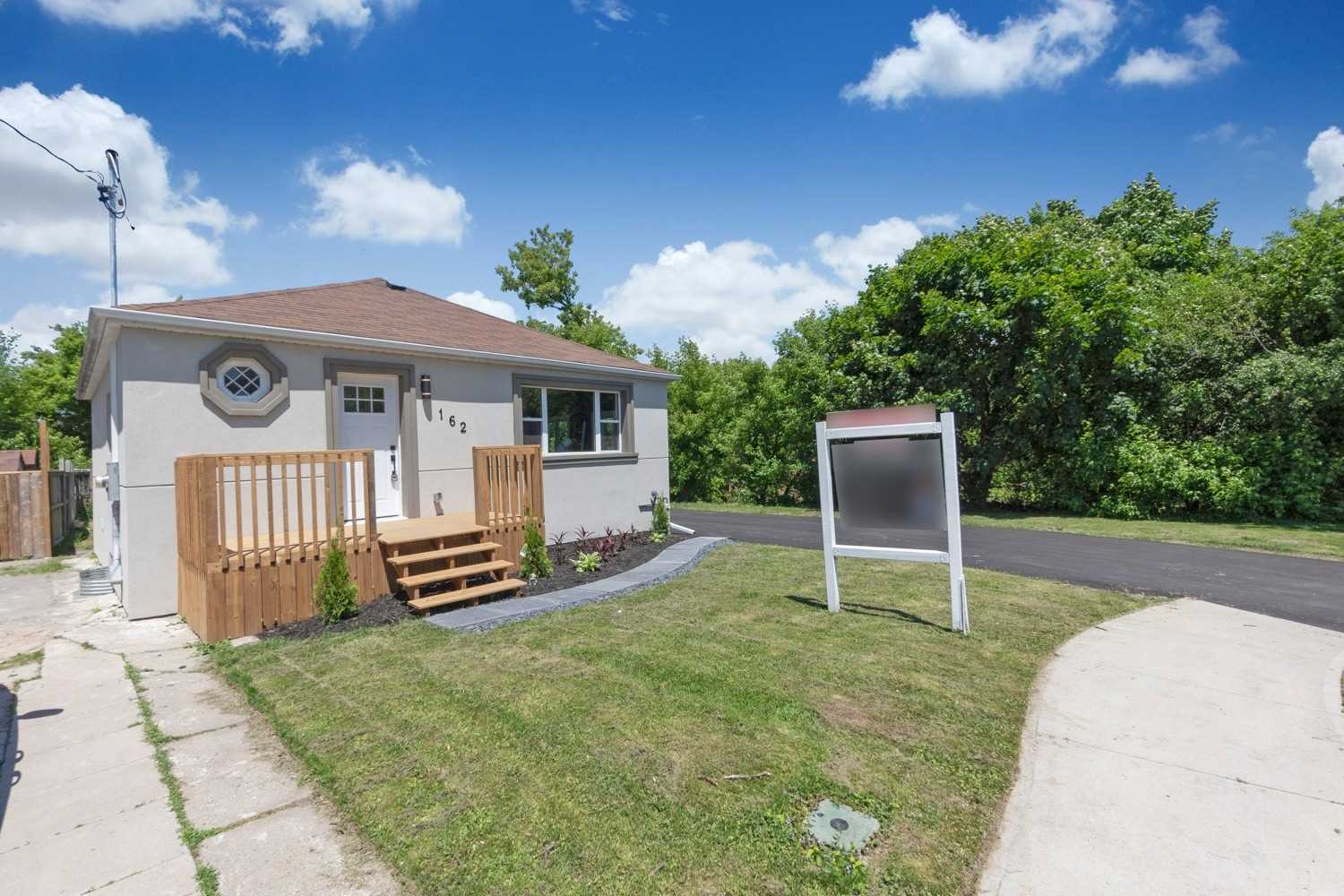 162 Hibbert Ave
