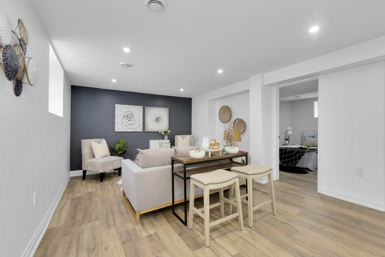162 Hibbert Ave