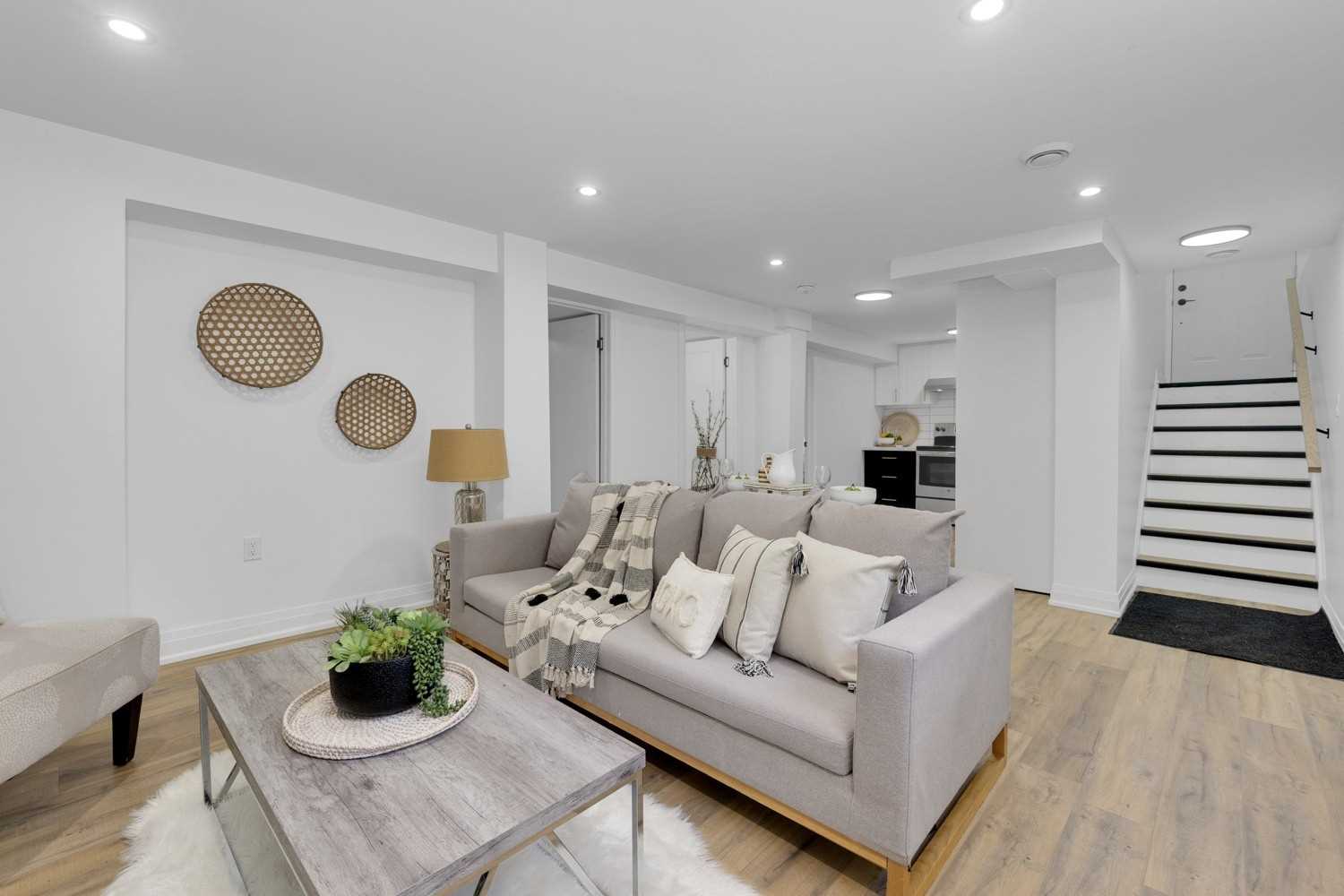 162 Hibbert Ave