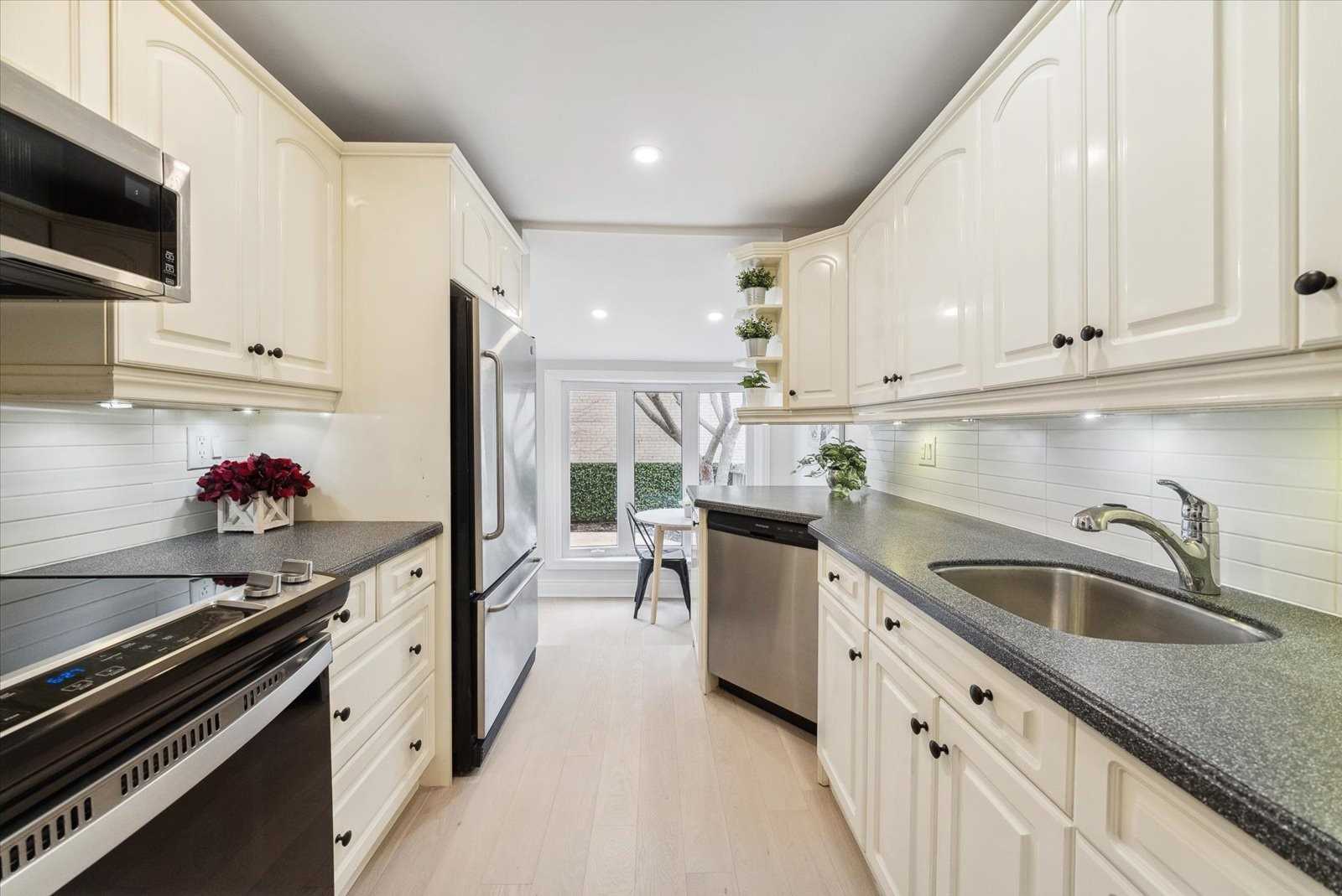 3 Lockwood Rd