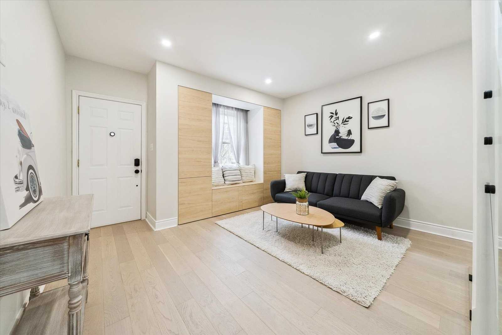 3 Lockwood Rd