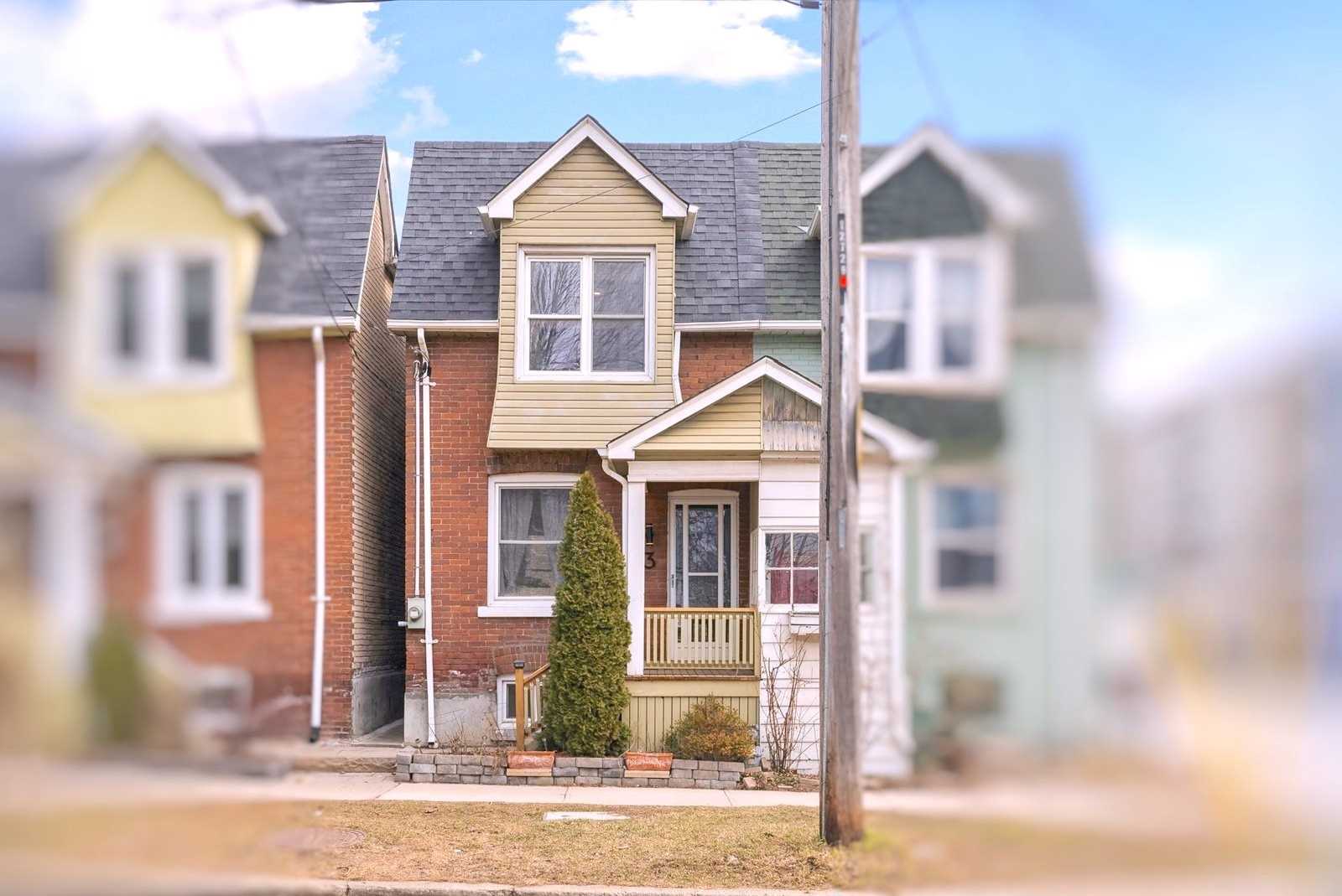3 Lockwood Rd