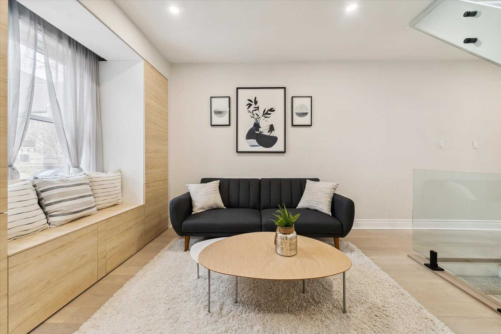 3 Lockwood Rd