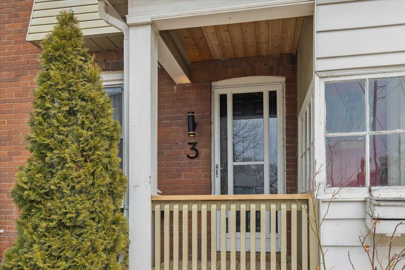 3 Lockwood Rd