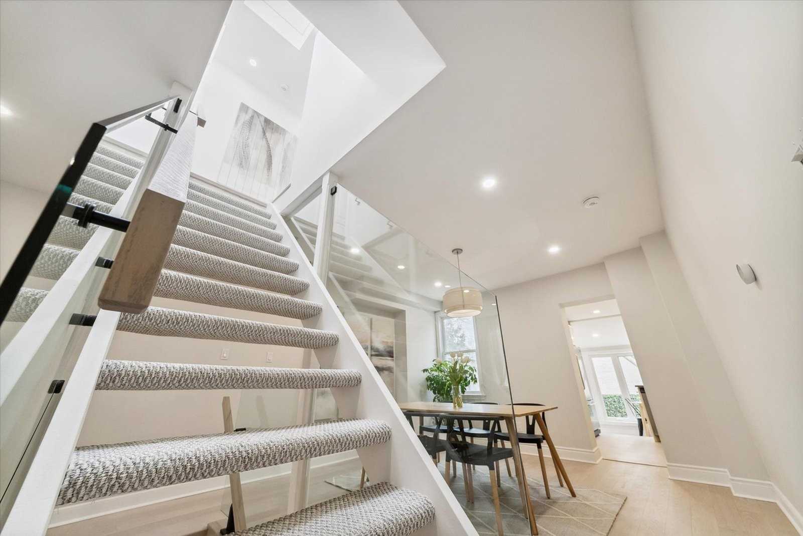 3 Lockwood Rd