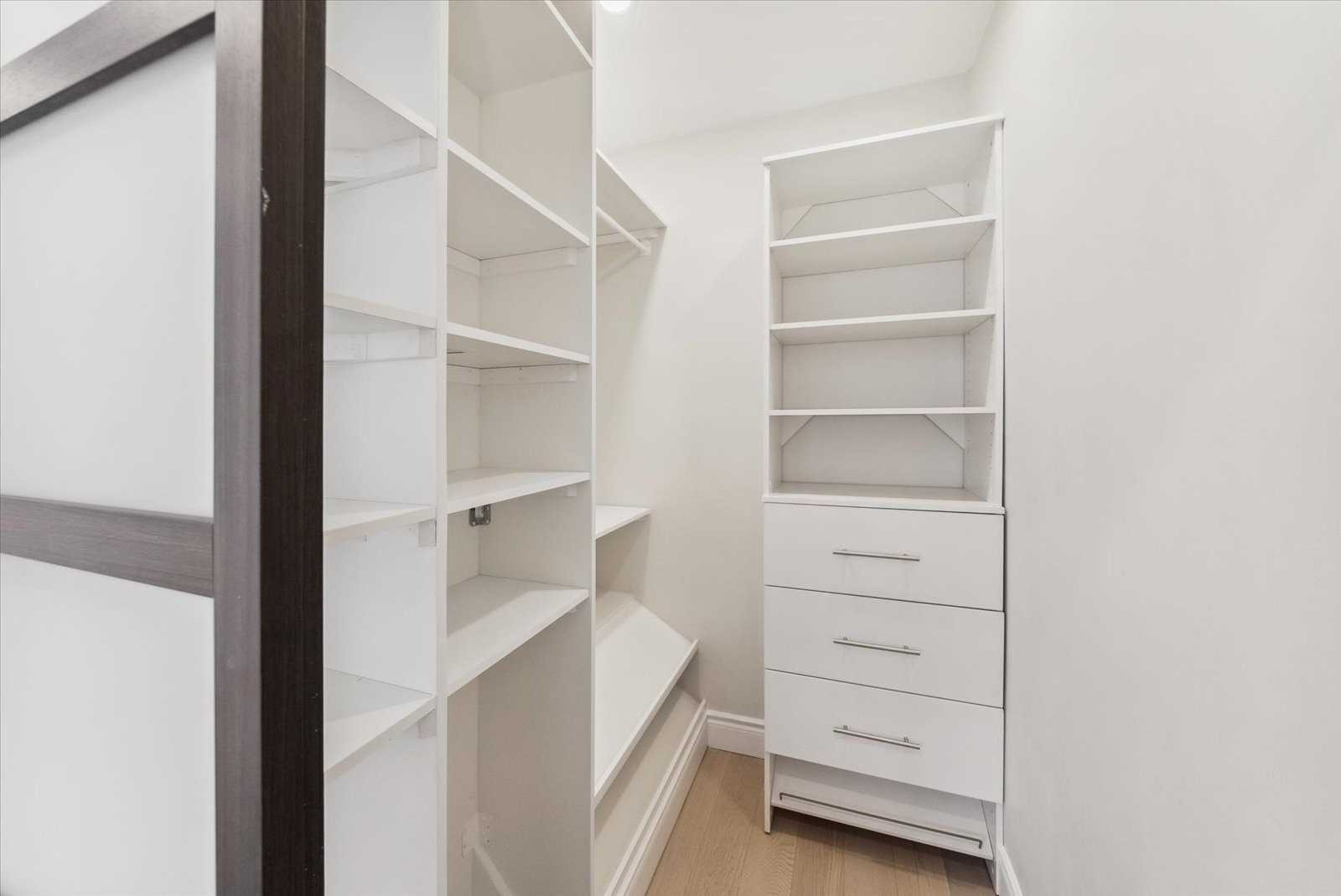 3 Lockwood Rd