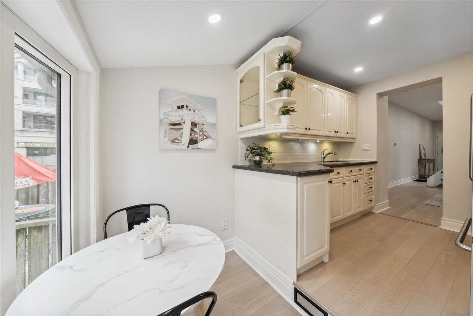 3 Lockwood Rd