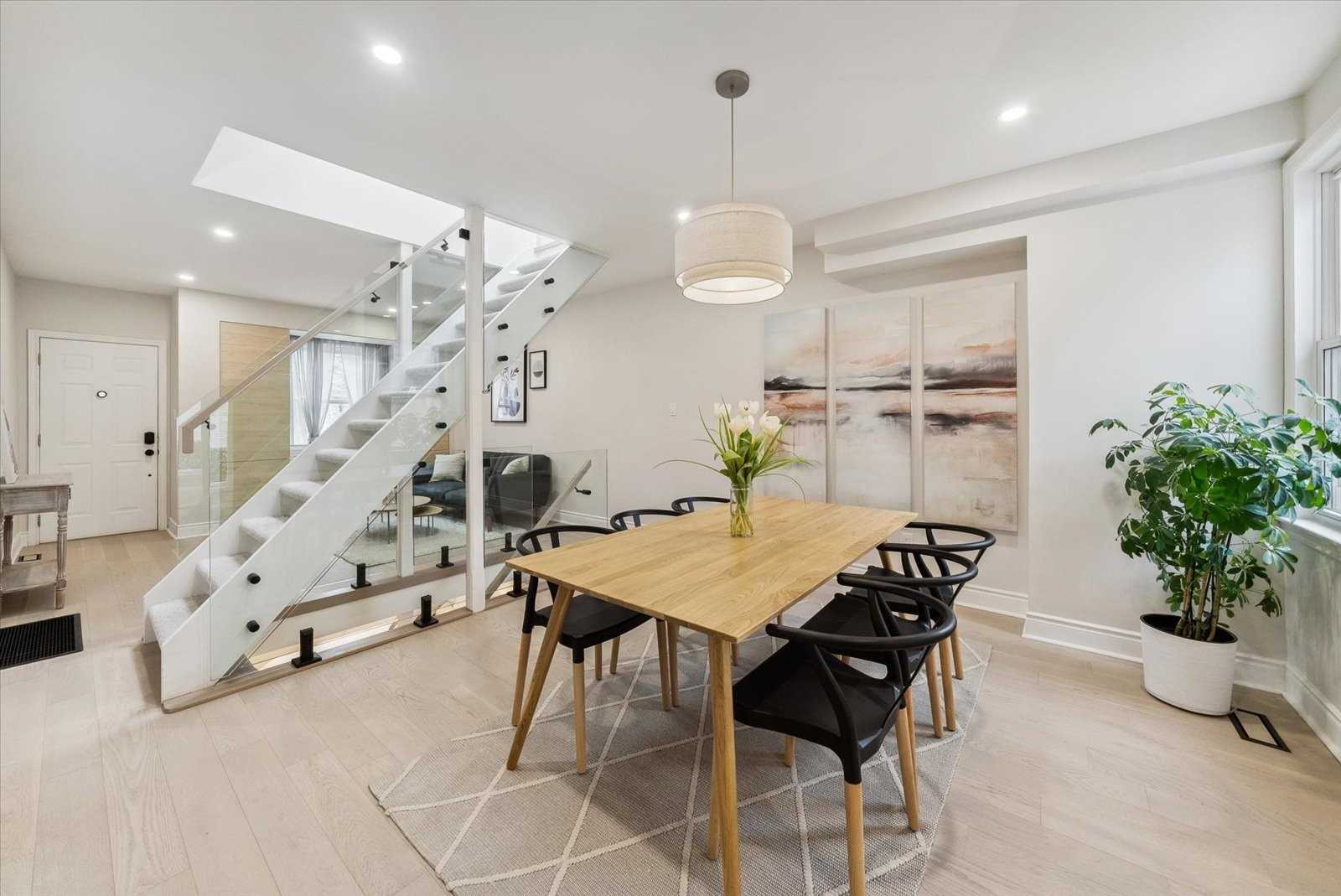 3 Lockwood Rd