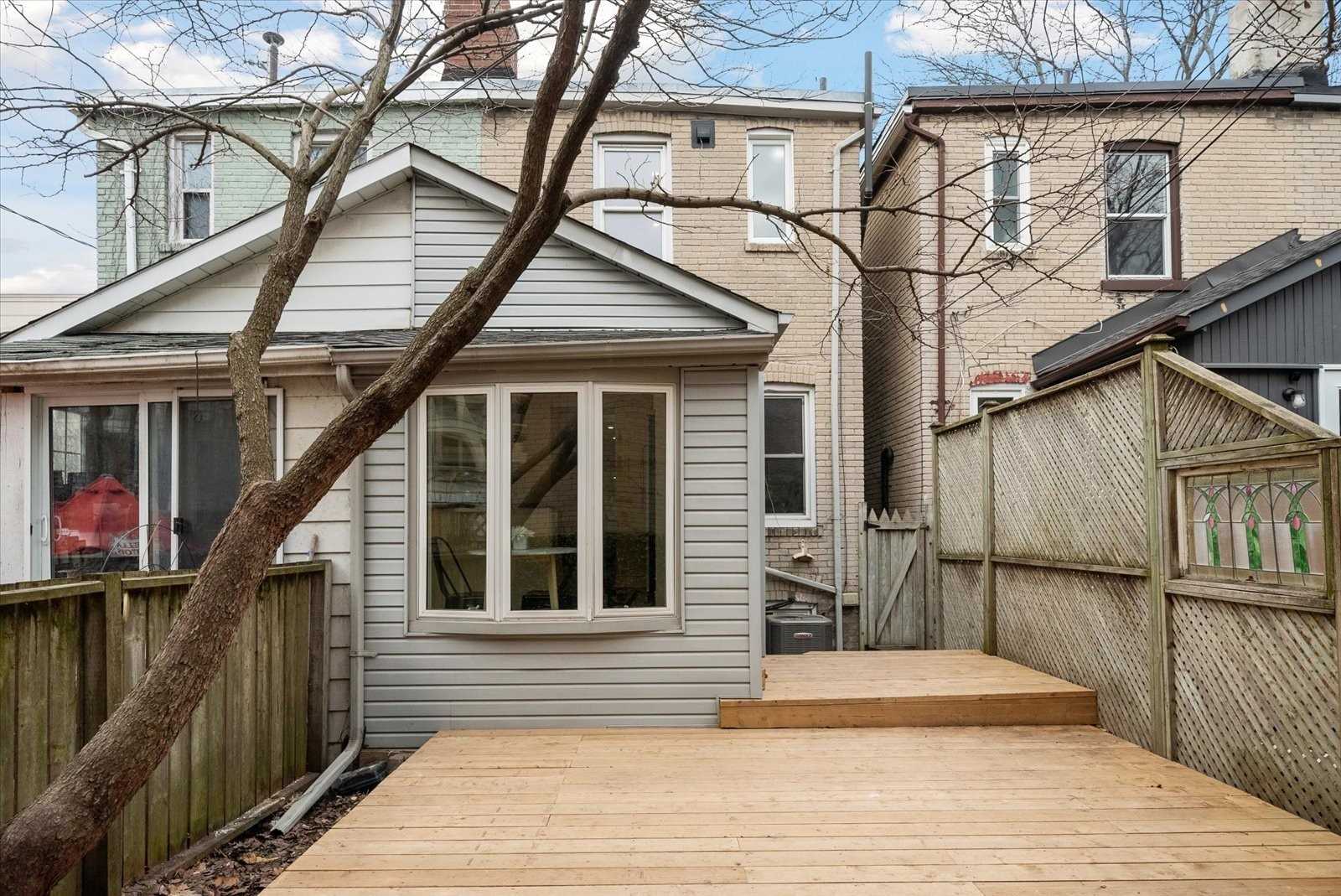 3 Lockwood Rd