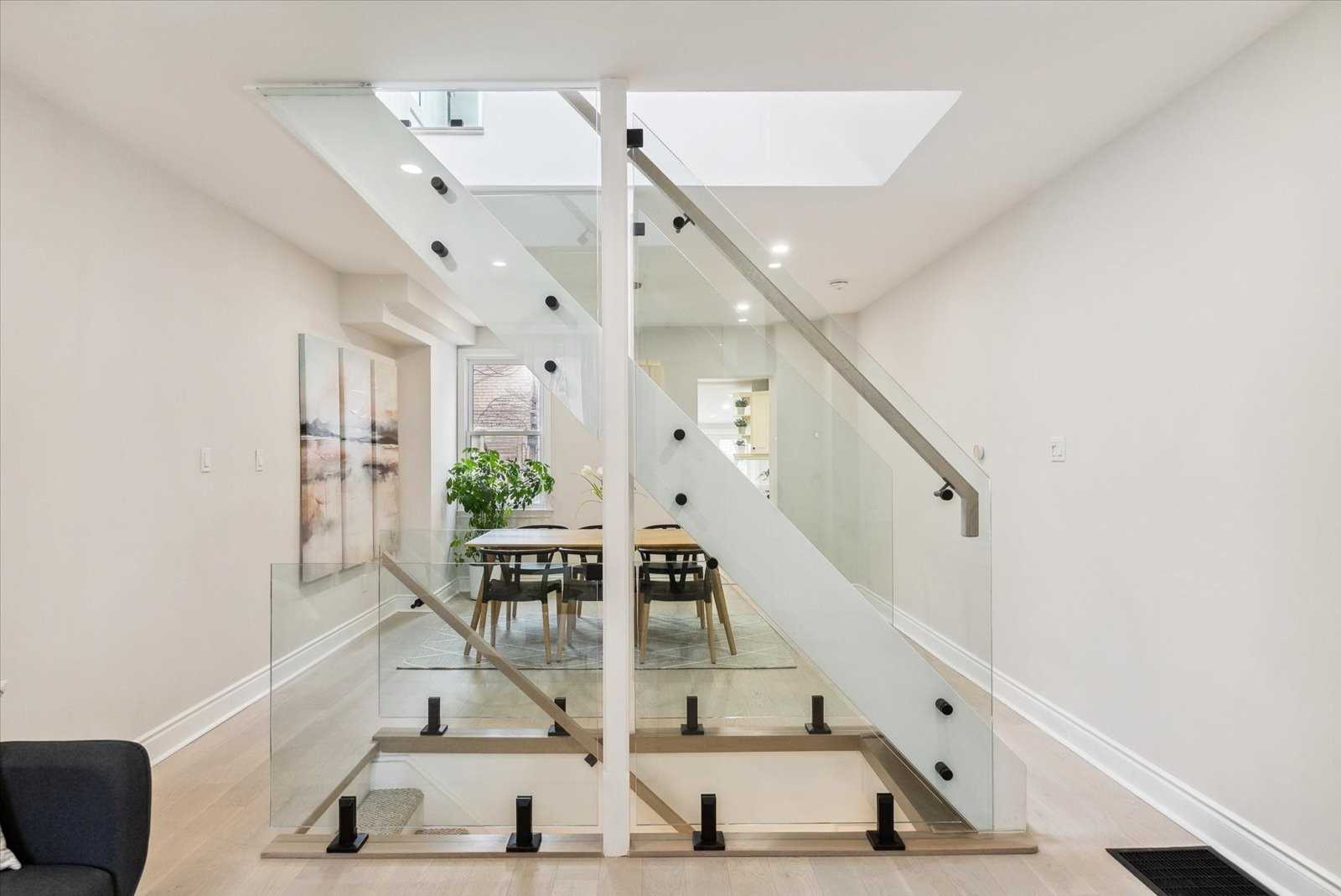3 Lockwood Rd