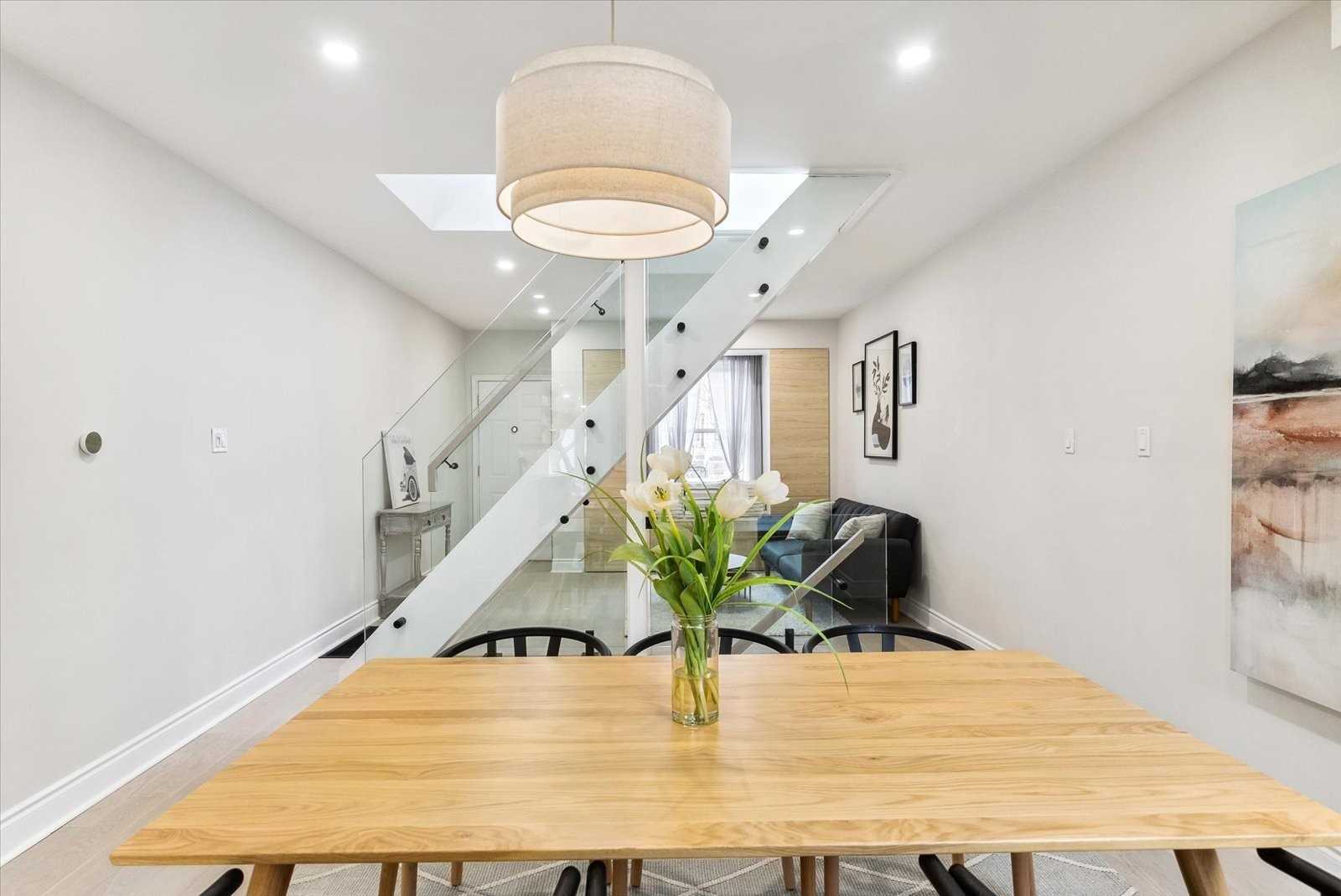 3 Lockwood Rd