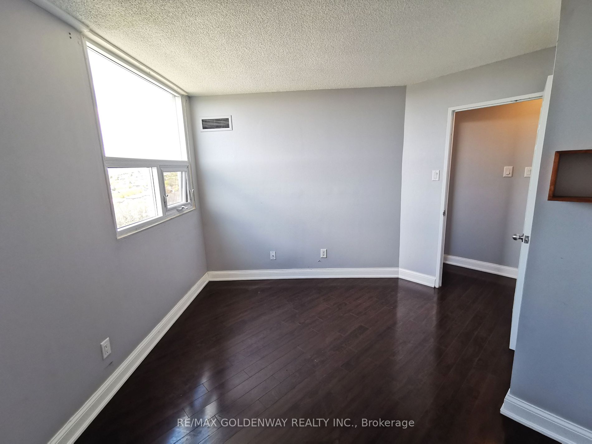 Listing E5987344 - Large Photo # 16