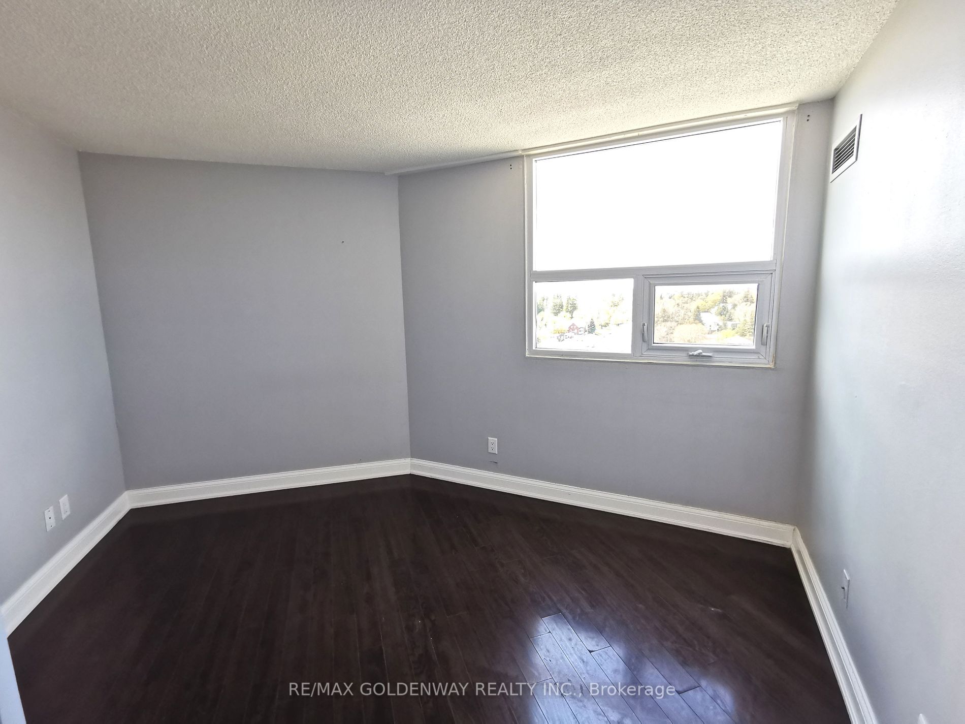 Listing E5987344 - Large Photo # 19