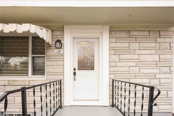 121 Claremore Ave, Toronto