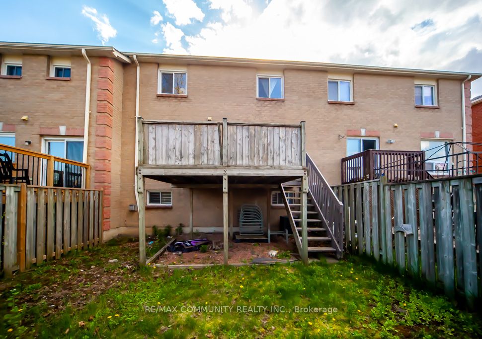 74 Fernbank Pl