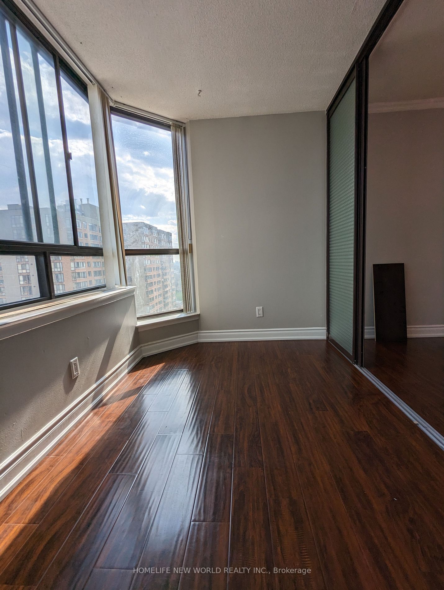 25 Bamburgh Circ, #1735