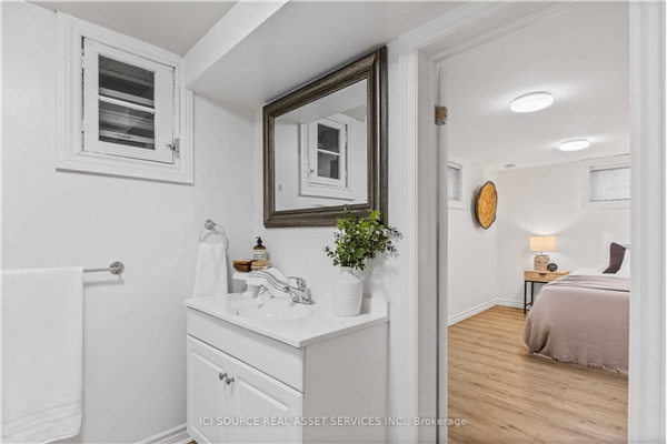 1015 King St, Whitby