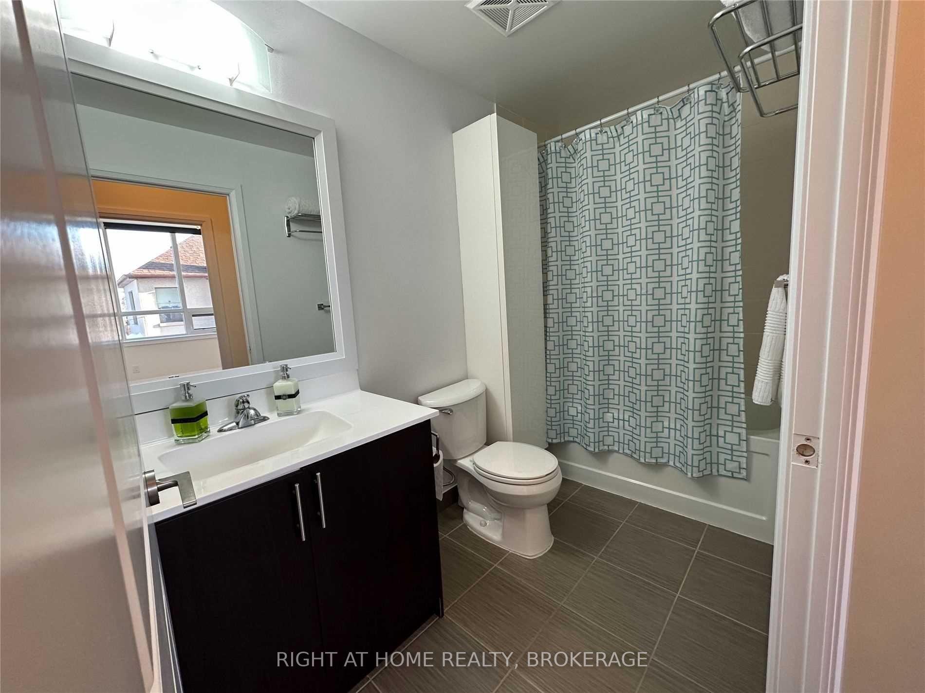 3520 Danforth Ave, #220