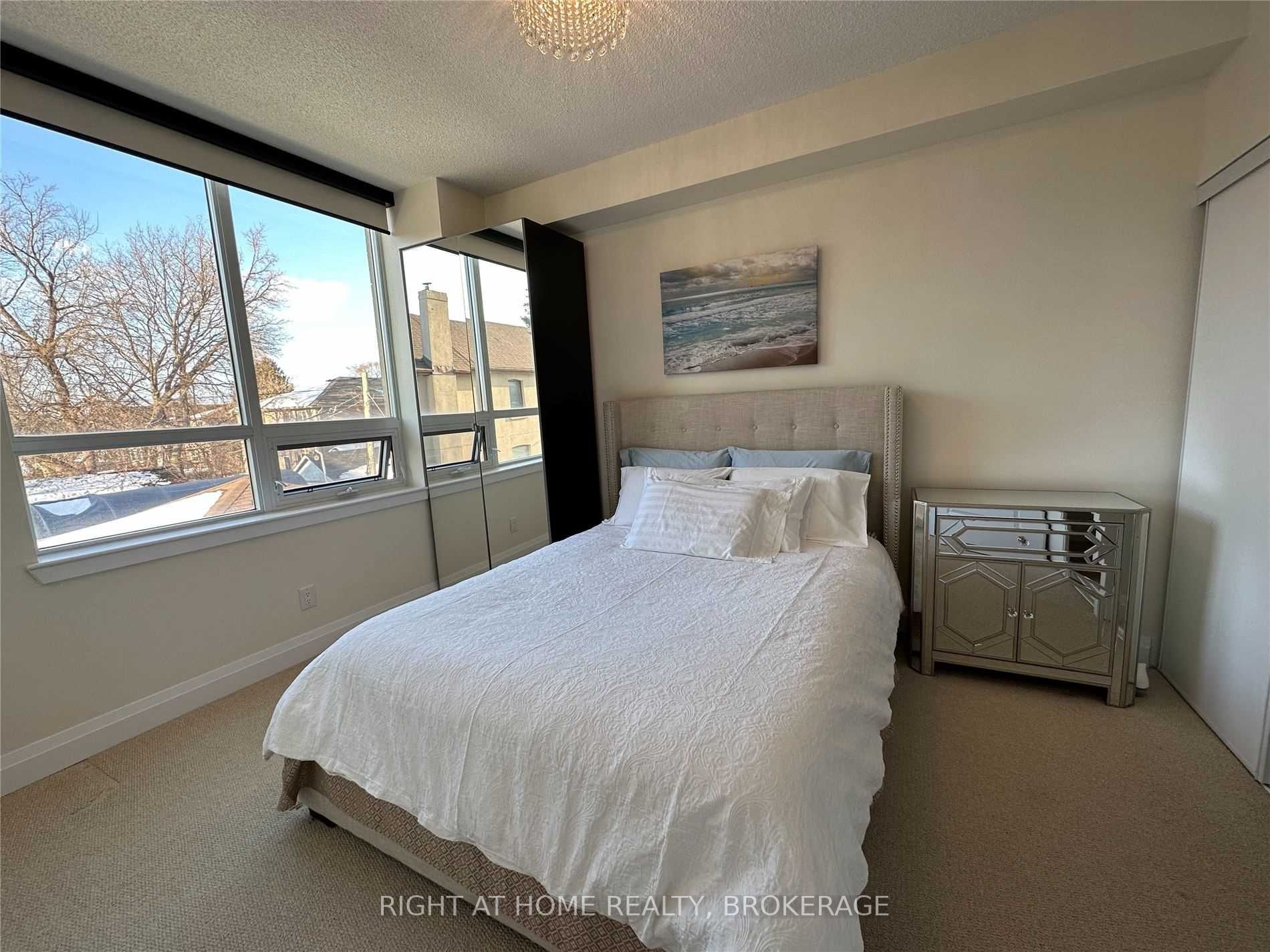 3520 Danforth Ave, #220