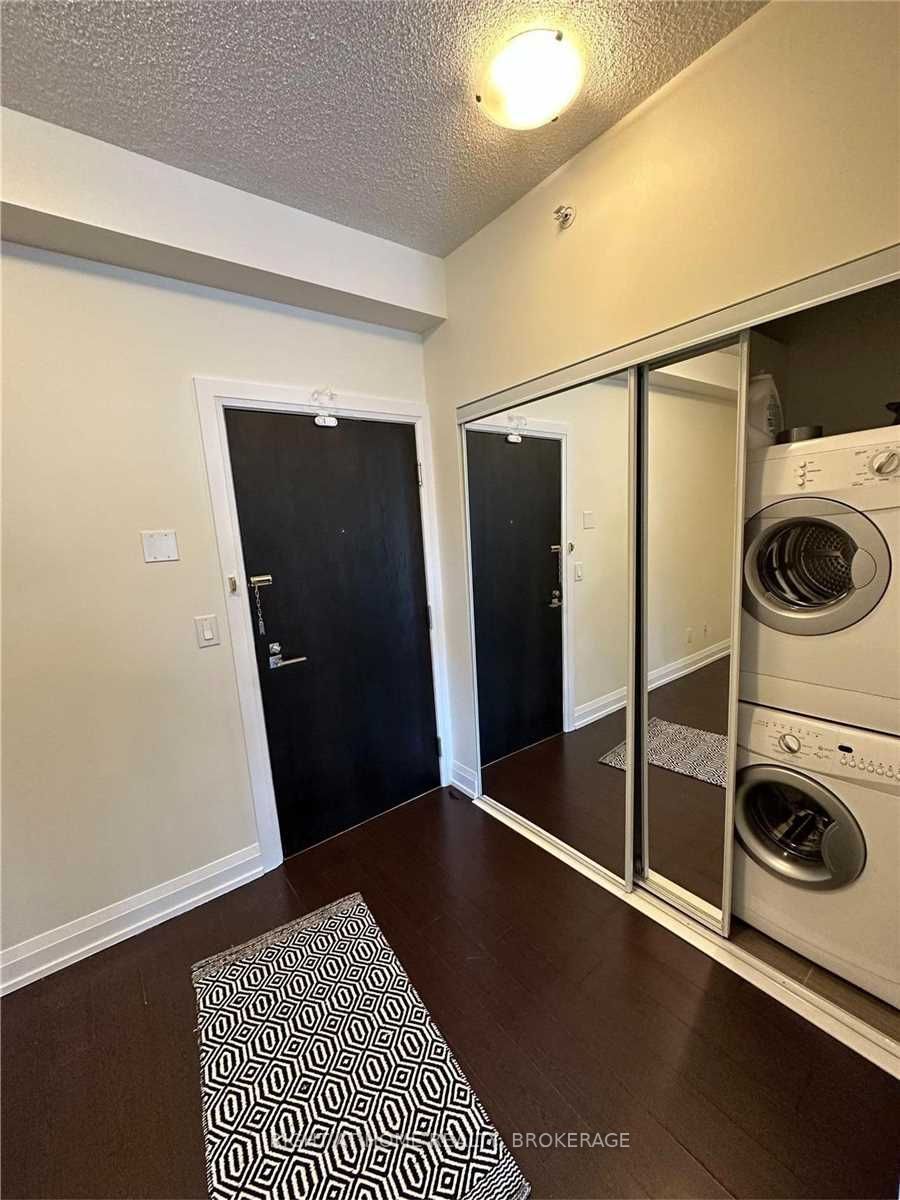 3520 Danforth Ave, #220