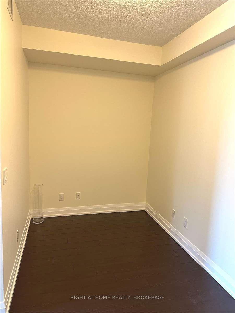 3520 Danforth Ave, #220