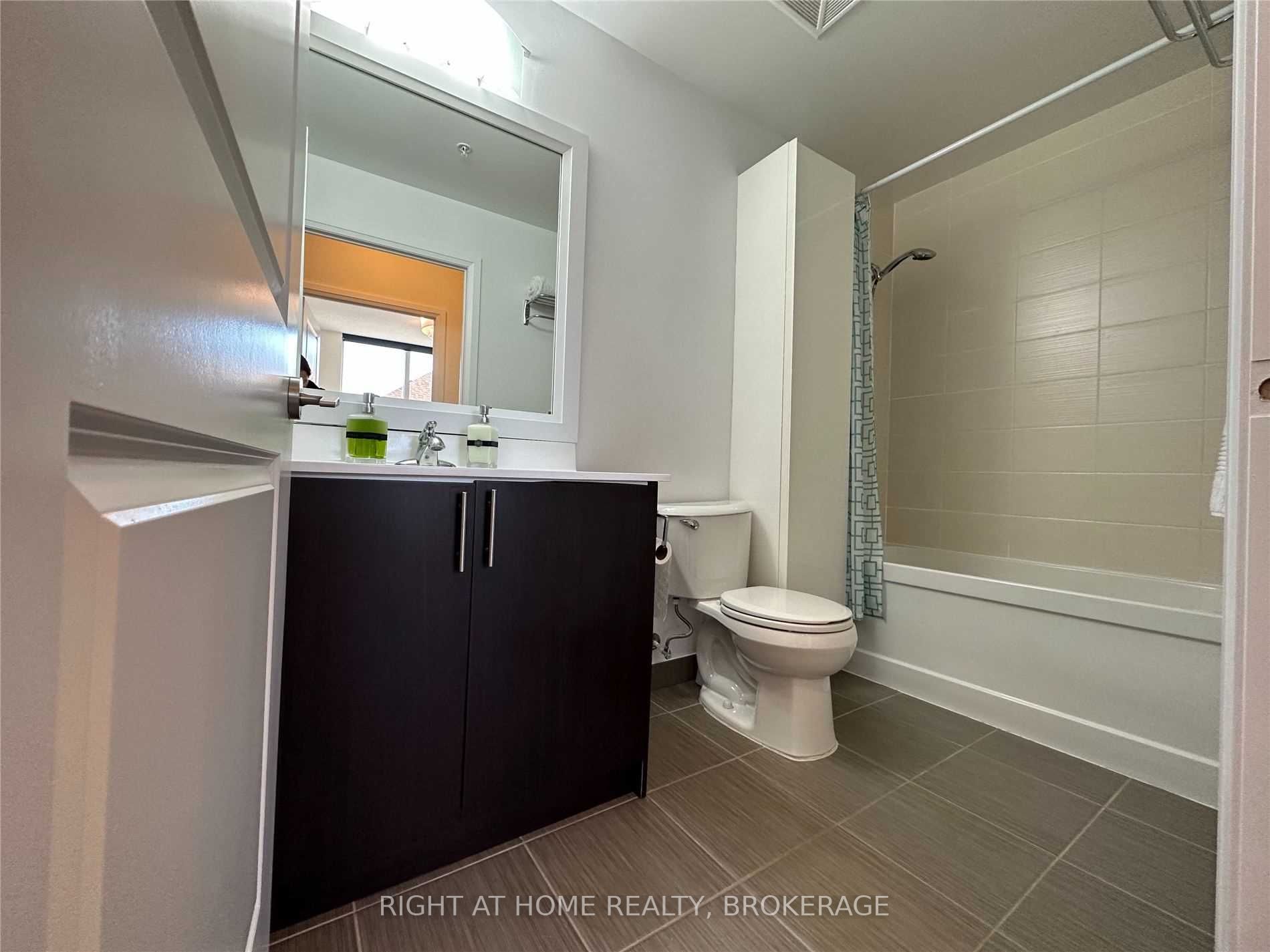3520 Danforth Ave, #220