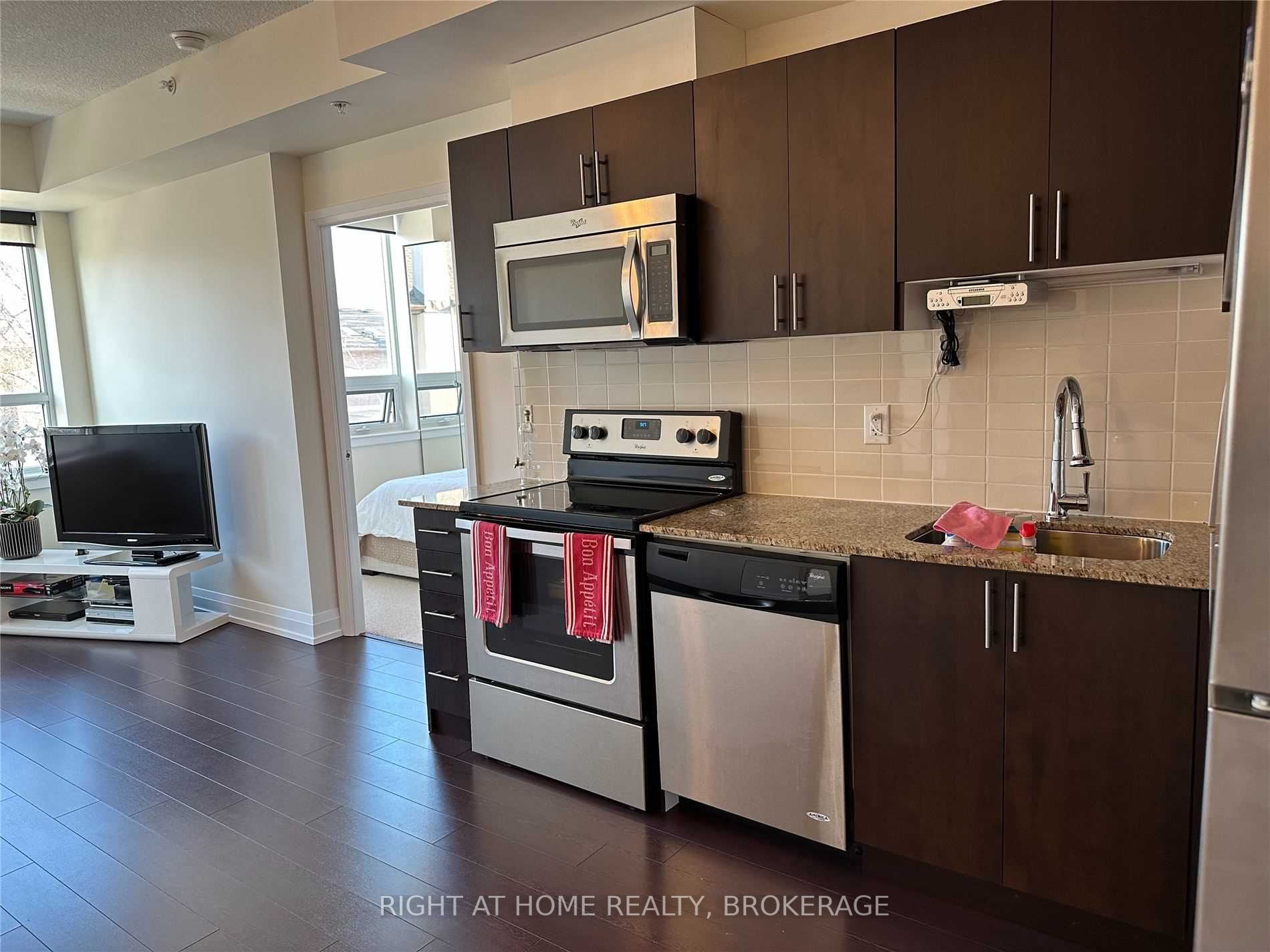 3520 Danforth Ave, #220