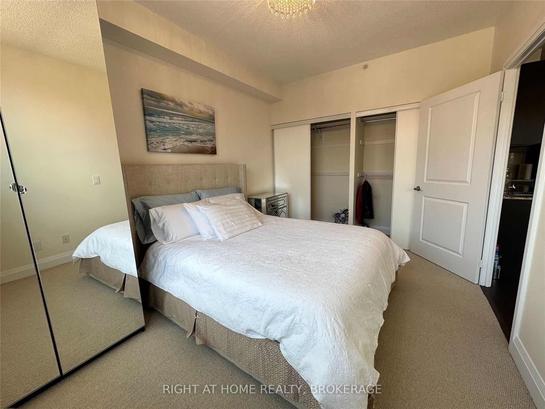 3520 Danforth Ave, #220