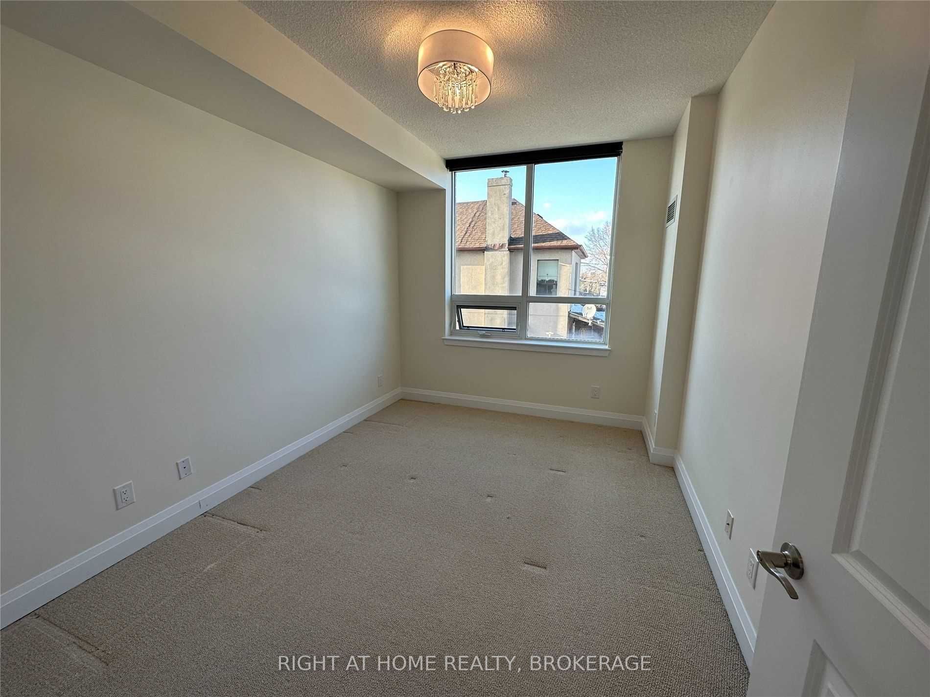 3520 Danforth Ave, #220