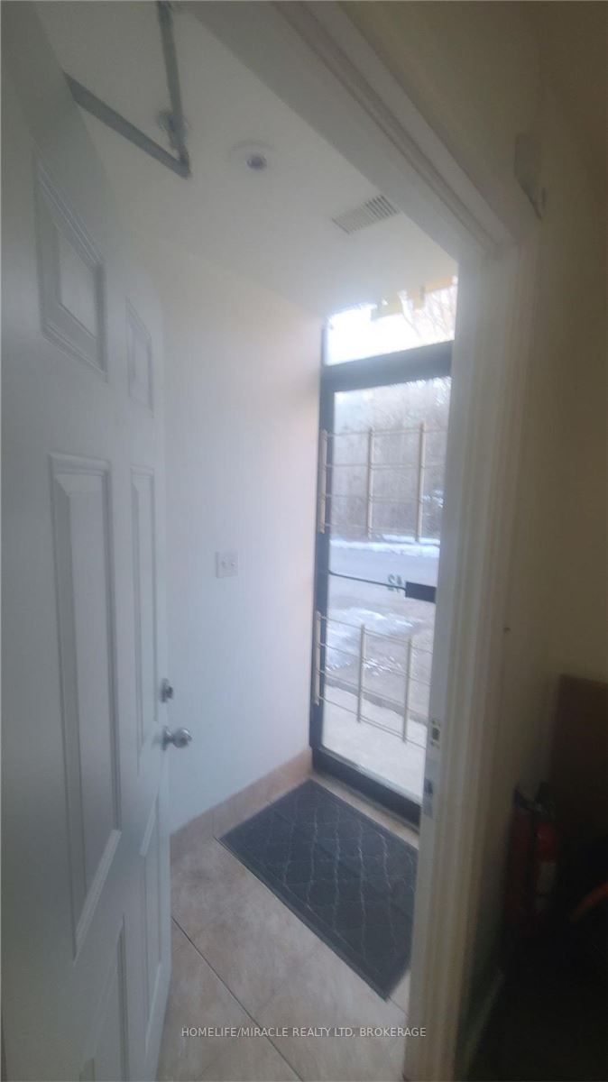 50 Weybright Crt, #42