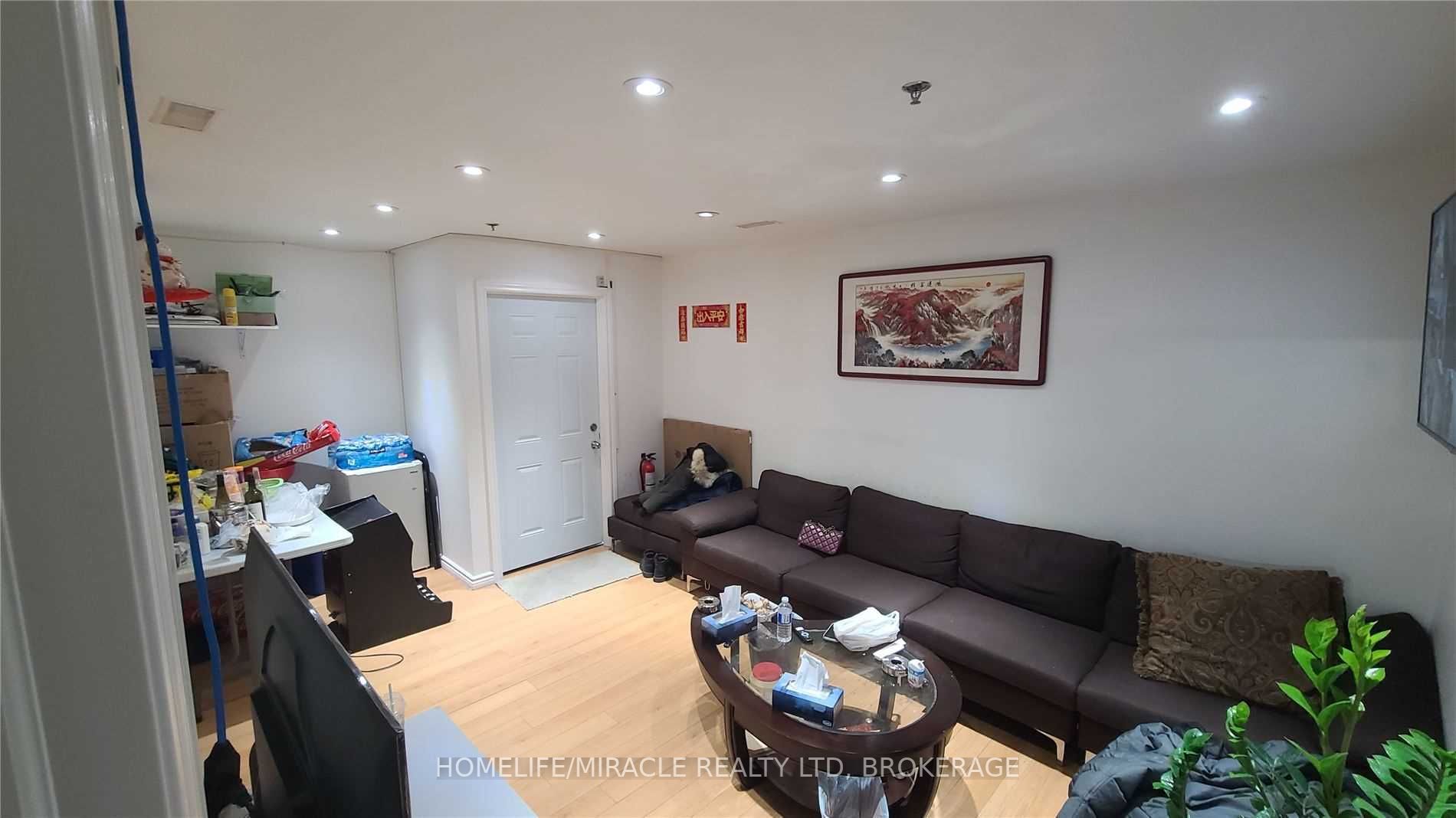 50 Weybright Crt, #42